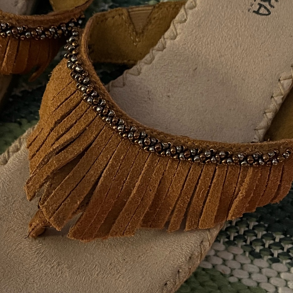 Minnetonka brown fringe sandals with beading size 8